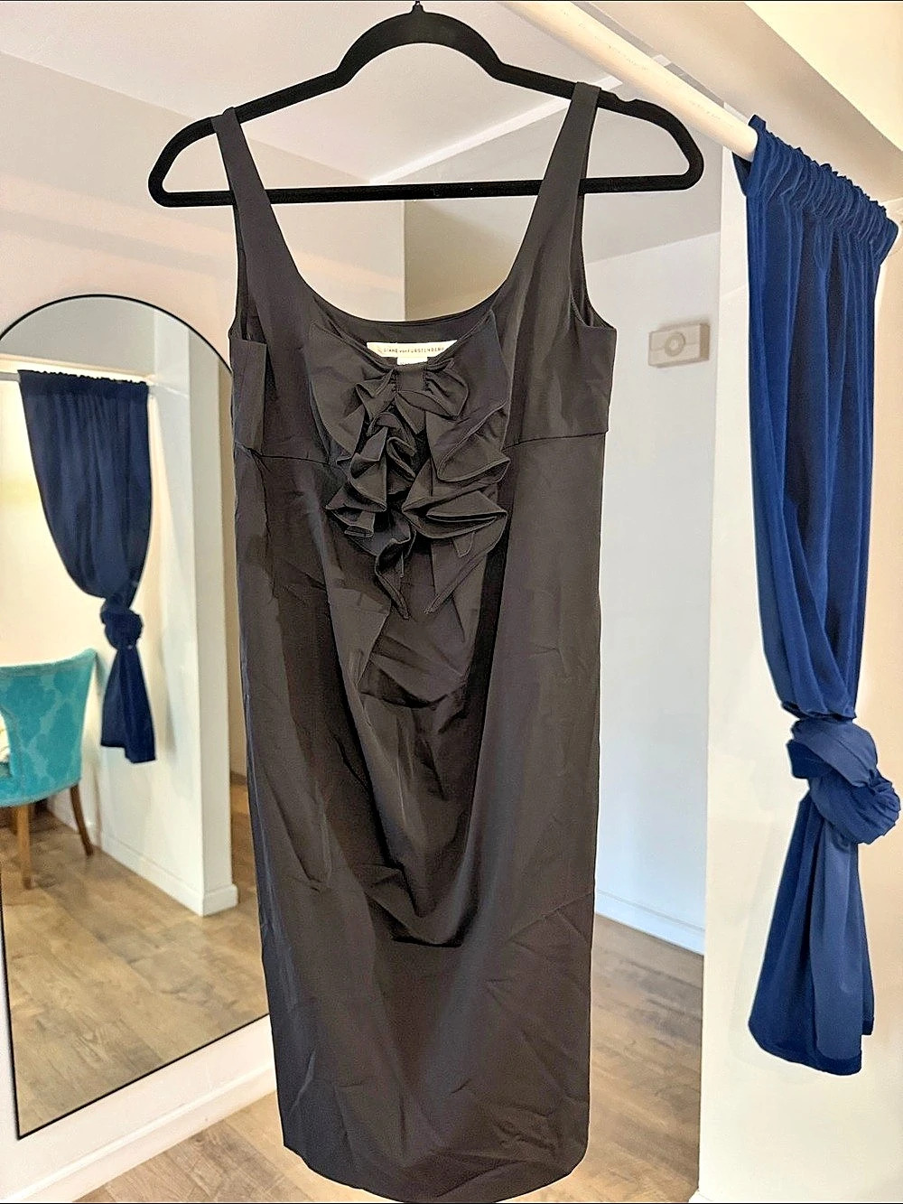 Diane von Furstenberg Black Ruffle Mini Dress Size 2 NWT 💕🥰